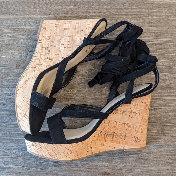 Guess Black Wedge Sandals | Size 7.5 | NWOT - Picture 3 of 7